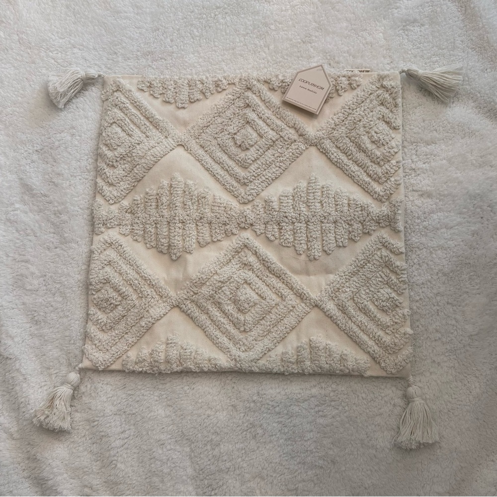 NWT Loopuinhom Moroccan Throw Pillow Cover | 20x20 | Spring Ruched - Picture 2 of 5